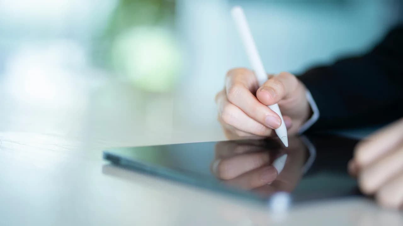 How to Digitize Your Paper Files and Live a Paperless Life